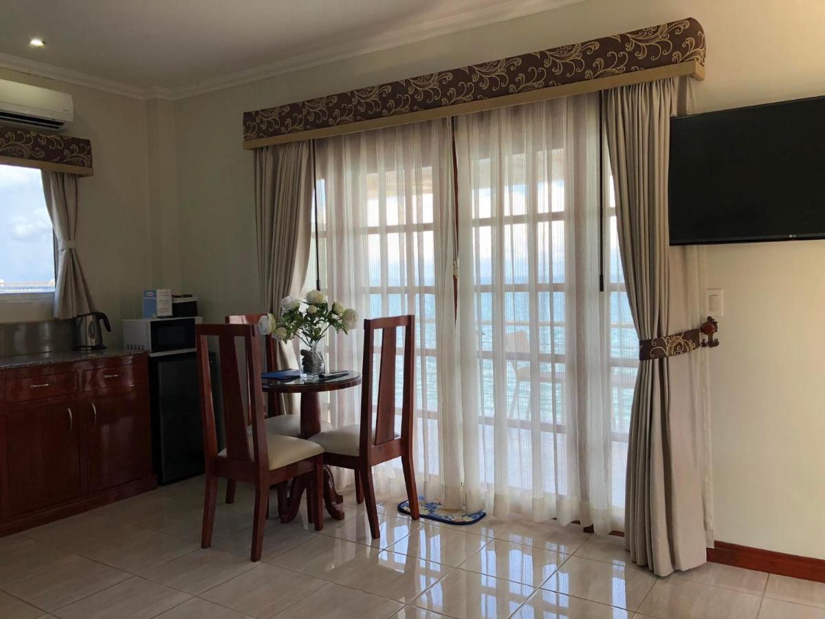 Ocean Breeze Resort 톨레도 외부 사진