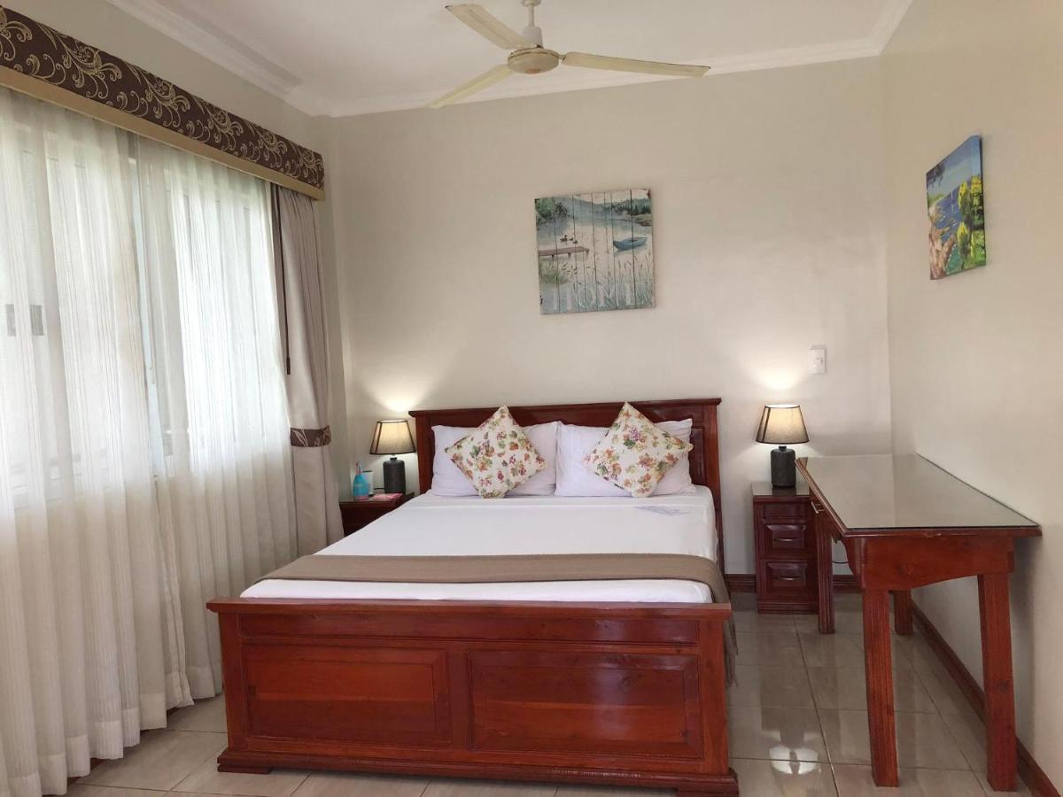 Ocean Breeze Resort 톨레도 외부 사진