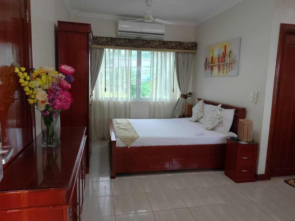 Ocean Breeze Resort 톨레도 외부 사진