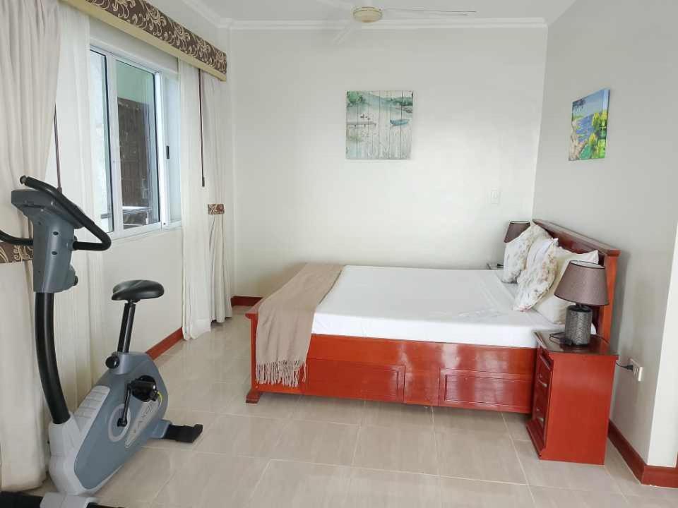 Ocean Breeze Resort 톨레도 외부 사진